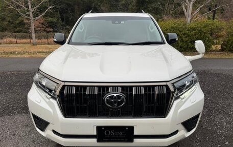 Toyota Land Cruiser Prado 150 рестайлинг 2, 2021 год, 3 770 000 рублей, 3 фотография