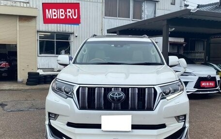 Toyota Land Cruiser Prado 150 рестайлинг 2, 2022 год, 3 830 000 рублей, 3 фотография