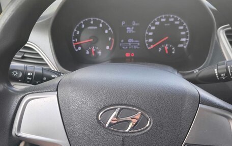 Hyundai Solaris II рестайлинг, 2020 год, 11 фотография