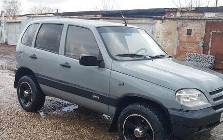 Chevrolet Niva I рестайлинг, 2004 год, 450 000 рублей, 4 фотография