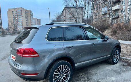 Volkswagen Touareg III, 2011 год, 2 300 000 рублей, 8 фотография