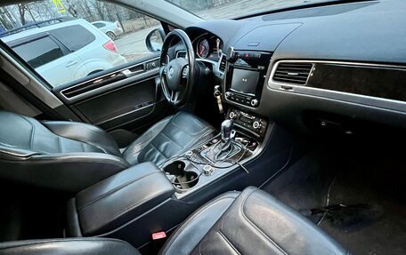Volkswagen Touareg III, 2011 год, 2 300 000 рублей, 11 фотография
