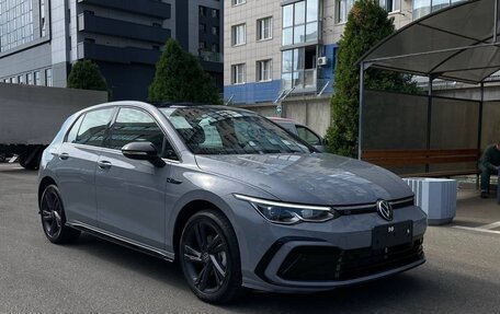 Volkswagen Golf VIII, 2022 год, 2 360 000 рублей, 1 фотография