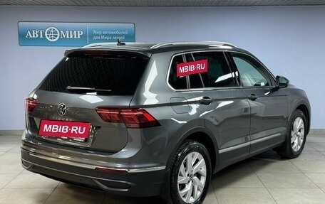 Volkswagen Tiguan II, 2021 год, 3 058 000 рублей, 7 фотография