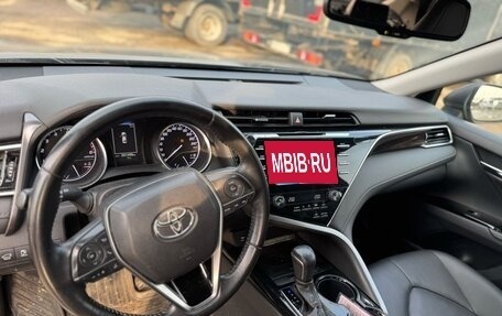 Toyota Camry, 2020 год, 2 500 000 рублей, 10 фотография