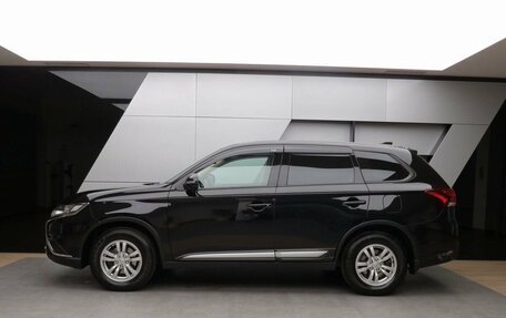 Mitsubishi Outlander III рестайлинг 3, 2021 год, 1 995 000 рублей, 19 фотография