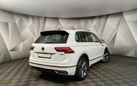 Volkswagen Tiguan II, 2021 год, 4 095 700 рублей, 2 фотография