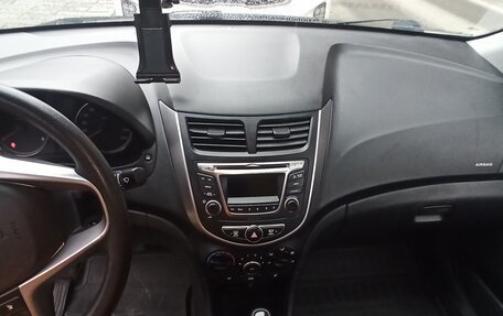 Hyundai Solaris II рестайлинг, 2014 год, 1 047 000 рублей, 14 фотография