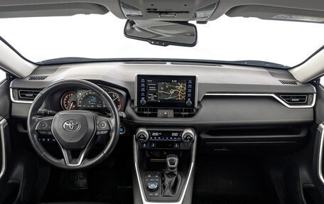 Toyota RAV4, 2019 год, 3 835 000 рублей, 14 фотография