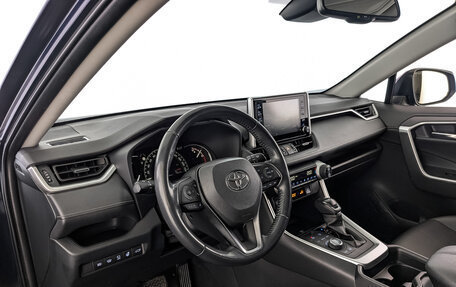 Toyota RAV4, 2019 год, 3 835 000 рублей, 15 фотография