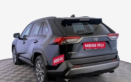 Toyota RAV4, 2019 год, 3 835 000 рублей, 7 фотография