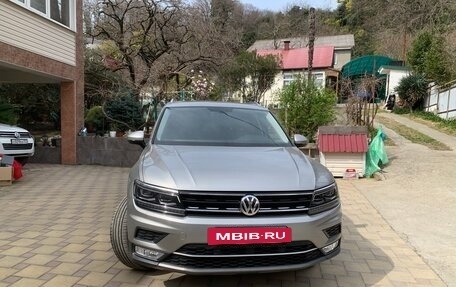 Volkswagen Tiguan II, 2017 год, 2 300 000 рублей, 2 фотография