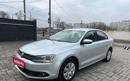 Volkswagen Jetta VI, 2013 год, 1 085 000 рублей, 2 фотография