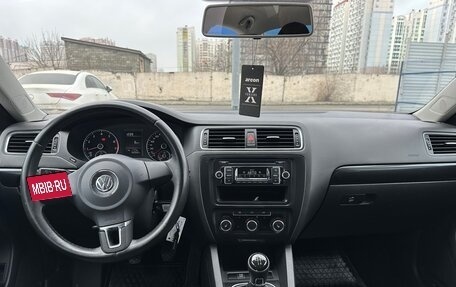 Volkswagen Jetta VI, 2013 год, 1 085 000 рублей, 10 фотография