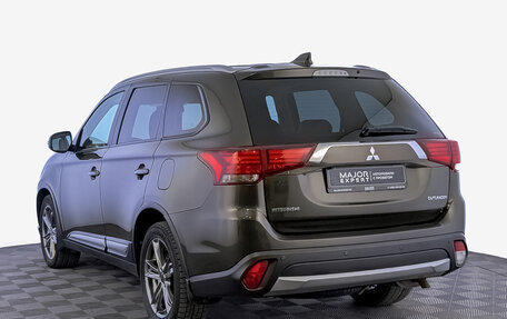 Mitsubishi Outlander III рестайлинг 3, 2018 год, 2 150 000 рублей, 7 фотография