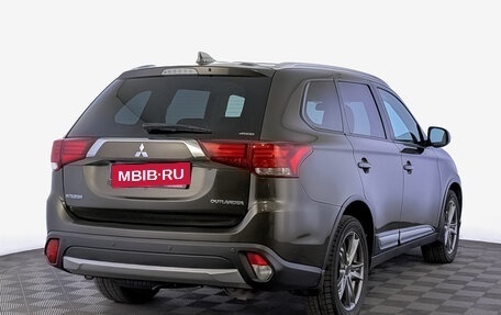 Mitsubishi Outlander III рестайлинг 3, 2018 год, 2 150 000 рублей, 5 фотография