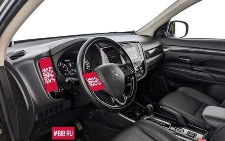 Mitsubishi Outlander III рестайлинг 3, 2018 год, 2 150 000 рублей, 15 фотография