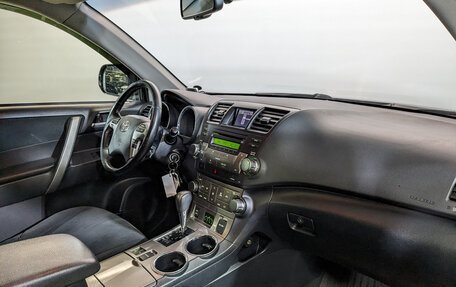 Toyota Highlander III, 2012 год, 2 150 000 рублей, 13 фотография