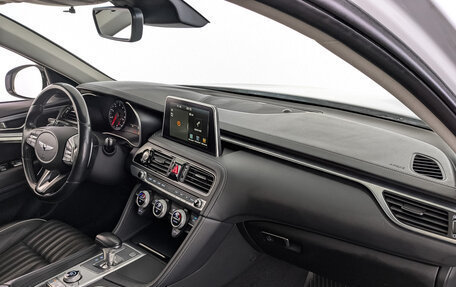 Genesis G70 I, 2018 год, 2 350 000 рублей, 28 фотография
