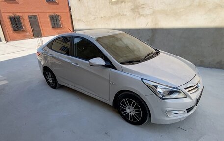 Hyundai Solaris II рестайлинг, 2014 год, 900 000 рублей, 3 фотография