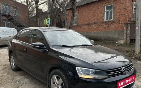 Volkswagen Jetta VI, 2011 год, 1 220 000 рублей, 2 фотография