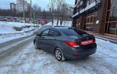 Hyundai Solaris II рестайлинг, 2011 год, 670 000 рублей, 3 фотография