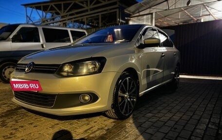 Volkswagen Polo VI (EU Market), 2013 год, 840 000 рублей, 26 фотография