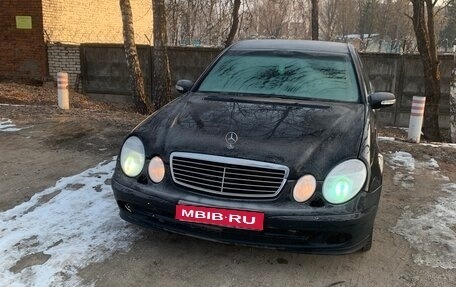 Mercedes-Benz E-Класс, 2004 год, 550 000 рублей, 1 фотография