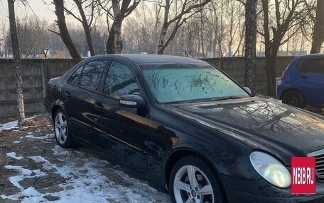 Mercedes-Benz E-Класс, 2004 год, 550 000 рублей, 3 фотография