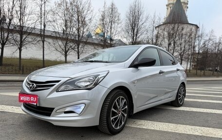 Hyundai Solaris II рестайлинг, 2015 год, 1 070 000 рублей, 1 фотография