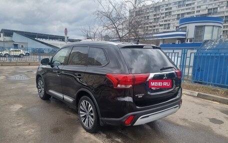 Mitsubishi Outlander III рестайлинг 3, 2019 год, 1 948 000 рублей, 4 фотография