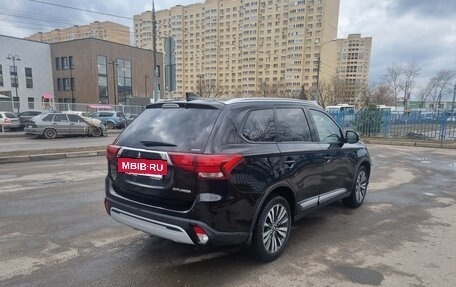 Mitsubishi Outlander III рестайлинг 3, 2019 год, 1 948 000 рублей, 3 фотография