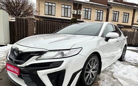 Toyota Camry, 2021 год, 3 750 000 рублей, 2 фотография