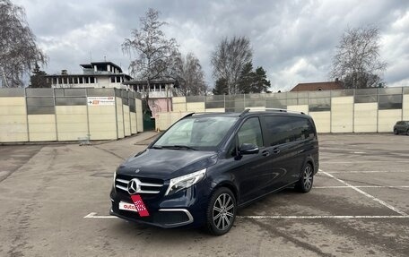 Mercedes-Benz V-Класс, 2021 год, 7 800 000 рублей, 2 фотография