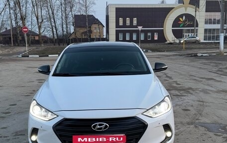 Hyundai Elantra VI рестайлинг, 2016 год, 1 600 000 рублей, 2 фотография