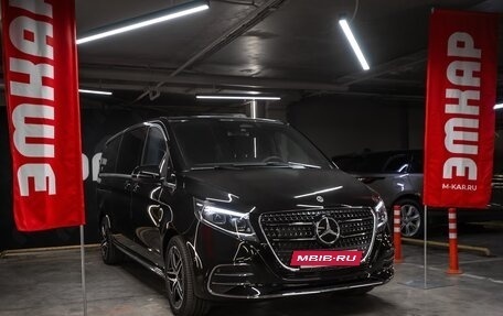 Mercedes-Benz V-Класс, 2024 год, 18 000 000 рублей, 2 фотография