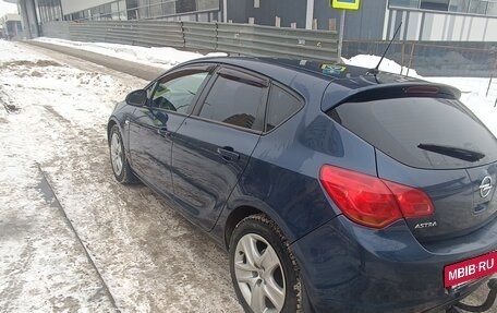 Opel Astra J, 2011 год, 719 000 рублей, 3 фотография