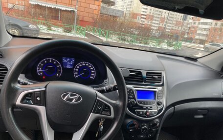 Hyundai Solaris II рестайлинг, 2013 год, 960 000 рублей, 8 фотография