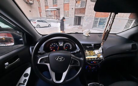 Hyundai Solaris II рестайлинг, 2012 год, 870 000 рублей, 9 фотография