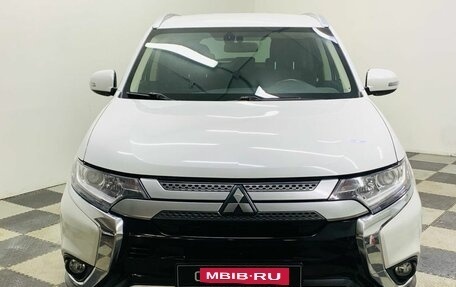 Mitsubishi Outlander III рестайлинг 3, 2019 год, 2 150 000 рублей, 2 фотография