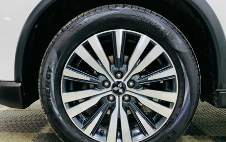 Mitsubishi Outlander III рестайлинг 3, 2019 год, 2 150 000 рублей, 12 фотография