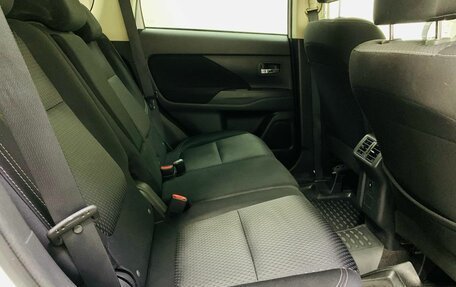 Mitsubishi Outlander III рестайлинг 3, 2019 год, 2 150 000 рублей, 11 фотография
