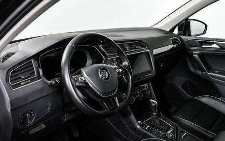 Volkswagen Tiguan II, 2018 год, 3 480 000 рублей, 12 фотография