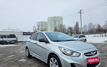 Hyundai Solaris II рестайлинг, 2013 год, 690 000 рублей, 13 фотография