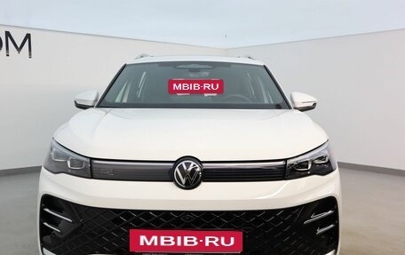 Volkswagen Tiguan, 2024 год, 4 700 000 рублей, 3 фотография