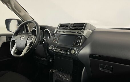 Toyota Land Cruiser Prado 150 рестайлинг 2, 2015 год, 3 377 000 рублей, 9 фотография