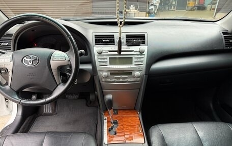 Toyota Camry, 2009 год, 1 500 000 рублей, 11 фотография