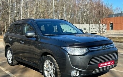 Mitsubishi Outlander III рестайлинг 3, 2013 год, 3 100 000 рублей, 1 фотография