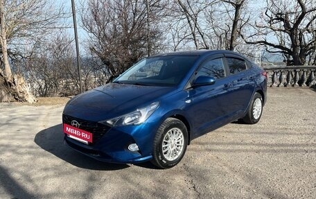 Hyundai Solaris II рестайлинг, 2021 год, 1 775 000 рублей, 2 фотография