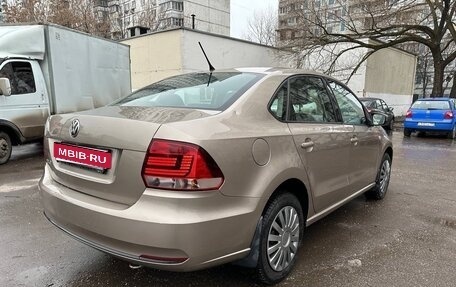 Volkswagen Polo VI (EU Market), 2015 год, 900 000 рублей, 4 фотография